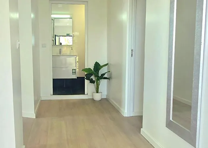 Isa's Pier View House