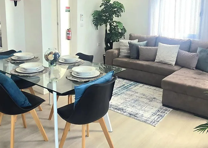 Isa's Pier View House בית נופש *