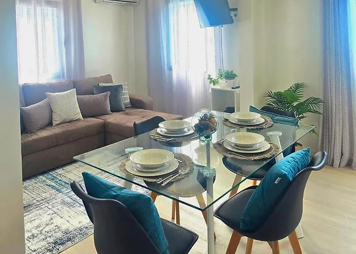 בית נופש Isa's Pier View House *